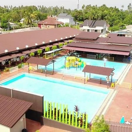 Asfa D Village - Resort - Homestay - Family Room Kemasik Екстер'єр фото